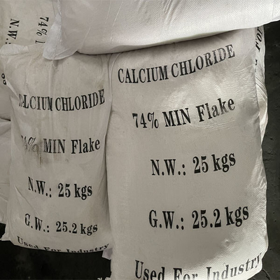 Dihydrate industrial 25kg do cloreto de cálcio do CaCl2 da categoria por sacos