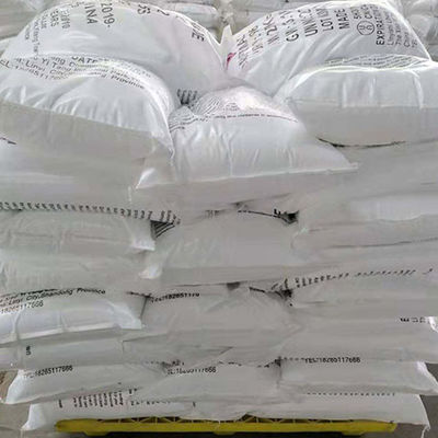Produção de matérias-primas químicas simplificadas com paraformaldeído PFA cristalino branco